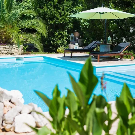 La Villetta - First Class Location With Big Private Pool Apartment *